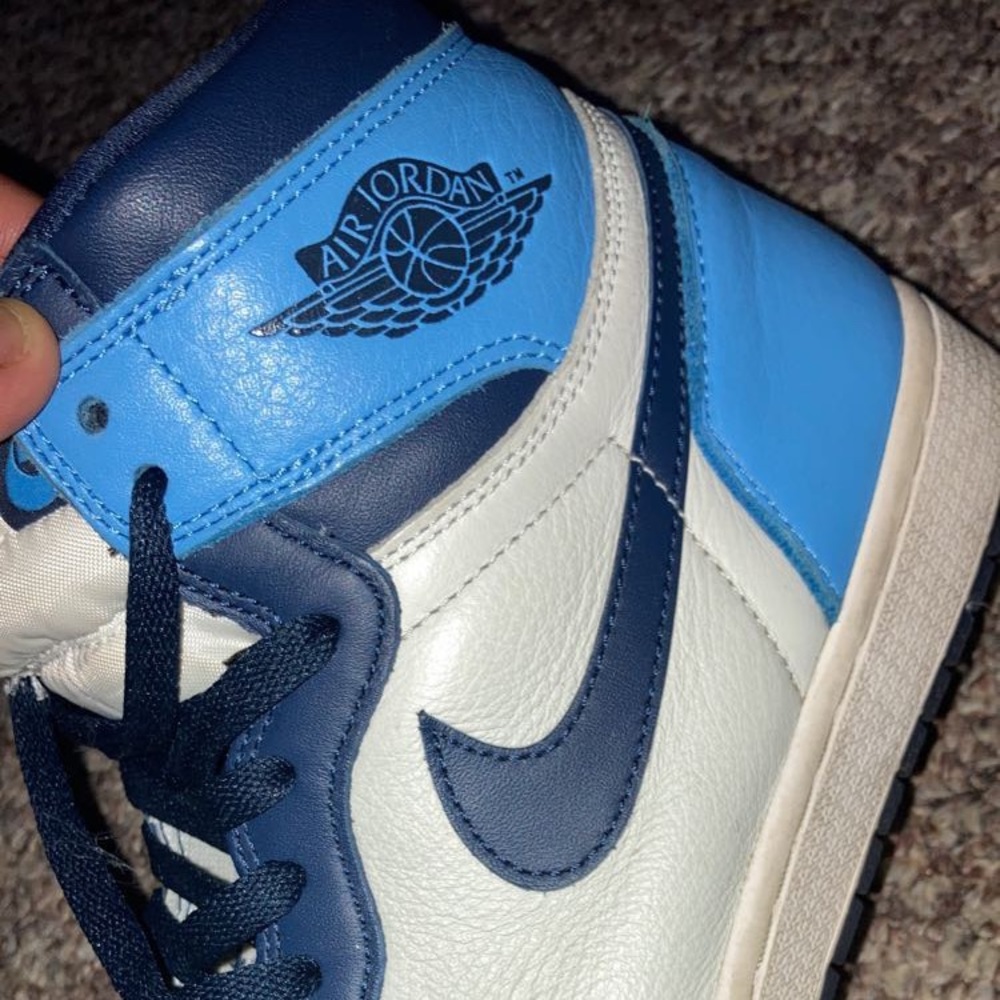 Air Jordan 1 Obsidian